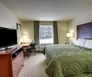 Photo 2 - Cobblestone Inn & Suites - Rugby