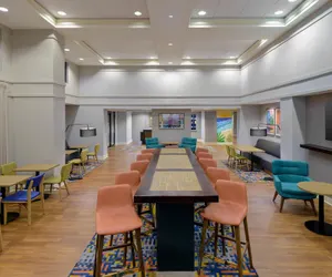 Photo 3 - Hampton Inn & Suites Pensacola/Gulf Breeze
