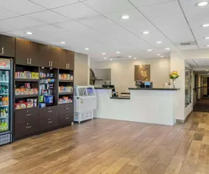 Photo 3 - Comfort Inn & Suites Pacific - Auburn