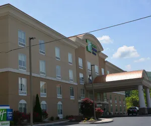 Photo 2 - Holiday Inn Express & Suites, Caryville, an IHG Hotel