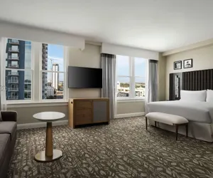 Photo 2 - Hotel Flor Tampa Downtown, Tapestry Collection by Hilton