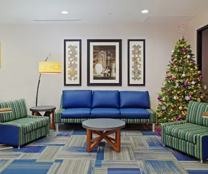 Photo 4 - Holiday Inn Express Hotel & Suites Phoenix North Scottsdale by IHG