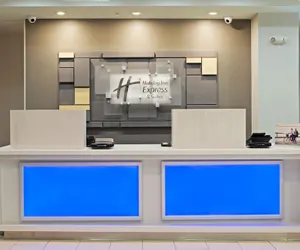 Photo 3 - Holiday Inn Express Hotel & Suites Phoenix North Scottsdale by IHG