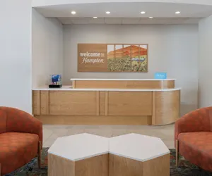 Photo 3 - Hampton Inn by Hilton North Hollywood