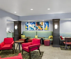 Photo 4 - Hampton Inn Middletown