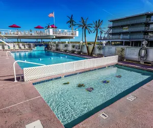 Photo 2 - Paradise Oceanfront Resort