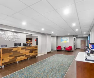 Photo 3 - Hampton Inn Huntington University Area