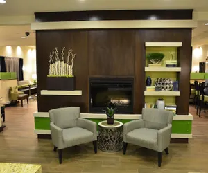 Photo 3 - Holiday Inn Express Hotel & Suites Belgrade, an IHG Hotel