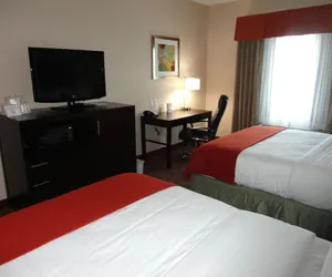 Photo 4 - Holiday Inn Express Kenedy, an IHG Hotel