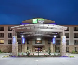 Photo 2 - Holiday Inn Express & Suites St Louis Airport, an IHG Hotel