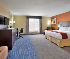 Photo 4 - Holiday Inn Express & Suites St Louis Airport, an IHG Hotel