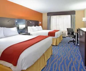 Photo 5 - Holiday Inn Express & Suites St Louis Airport, an IHG Hotel