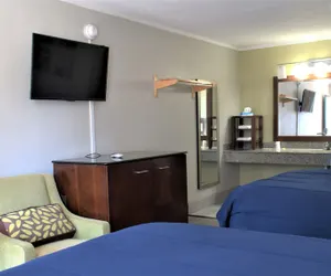 Photo 5 - Eastern Shore Motel
