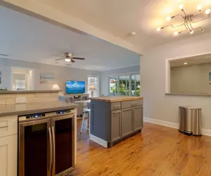 Photo 4 - Northwood Harbor Home 3 Bed/ 3 Baths, Beach, Shops & Restaurants