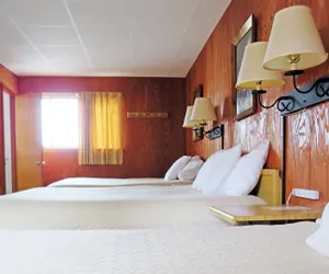 Photo 5 - Indianhead Ironwood Motel