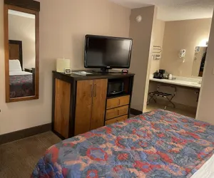 Photo 2 - Lebo Inn