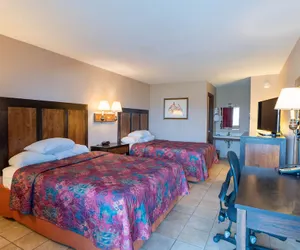 Photo 4 - Lebo Inn