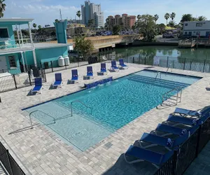 Photo 2 - Sea Jay Motel & Marina
