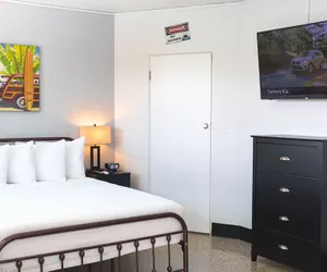 Photo 3 - Sea Jay Motel & Marina