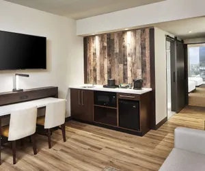 Photo 5 - Embassy Suites by Hilton Nashville Downtown