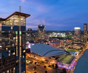 Photo 2 - Embassy Suites by Hilton Nashville Downtown