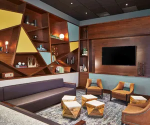 Photo 3 - Embassy Suites by Hilton Nashville Downtown