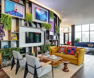 Photo 5 - citizenM Miami Worldcenter