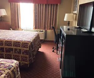 Photo 2 - Coratel Inn & Suites by Jasper Santa Fe OKC