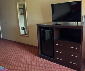 Photo 5 - Coratel Inn & Suites by Jasper Santa Fe OKC