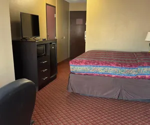 Photo 3 - Coratel Inn & Suites by Jasper Santa Fe OKC