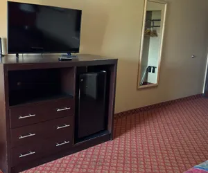 Photo 2 - Coratel Inn & Suites by Jasper Santa Fe OKC