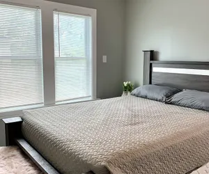 Photo 4 - The Horseshoe Falls Villa- 6BR Free Parking, Minutes From Falls & Casino