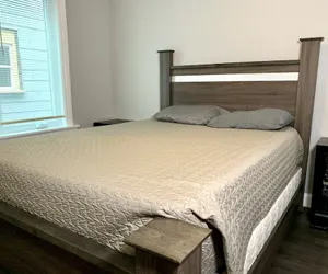 Photo 3 - The Horseshoe Falls Villa- 6BR Free Parking, Minutes From Falls & Casino