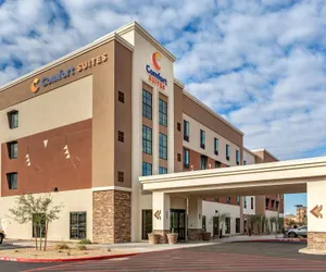 Photo 2 - Comfort Suites Scottsdale Talking Stick Entertainment District