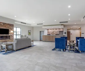 Photo 4 - Comfort Suites Scottsdale Talking Stick Entertainment District