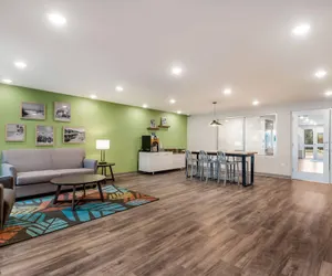 Photo 4 - WoodSpring Suites Tampa Airport North Veterans Expressway