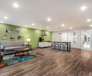 Photo 4 - WoodSpring Suites Tampa Airport North Veterans Expressway