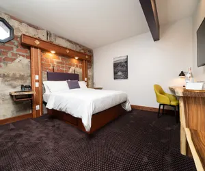 Photo 5 - The Horton Hotel and Rooftop Lounge