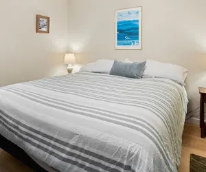 Photo 3 - Cozy Colchester Cabin near Lake by RedAwning