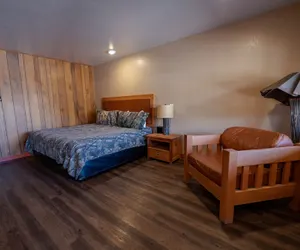 Photo 4 - Rimrock Hotel