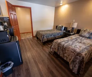 Photo 3 - Rimrock Hotel