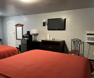 Photo 5 - Midway Motel