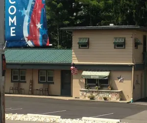 Photo 3 - Cadiz Motel by OYO on route 250