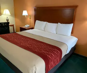 Photo 5 - Coachman's Inn Motel