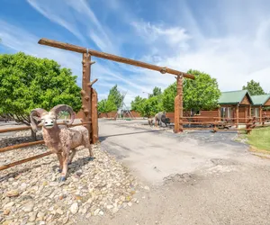 Photo 2 - Badlands Frontier Cabins