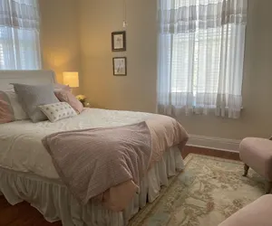 Photo 3 - The King's Daughters Bed and Breakfast