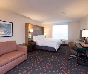 Photo 3 - Holiday Inn & Suites Detroit - Troy, an IHG Hotel