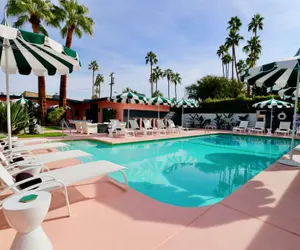 Photo 2 - The Marley by AvantStay – Mid-Century Modern Retreat with Pool & Mountain Views