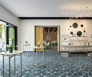 Photo 4 - Astra Hotel, Seattle, A Tribute Portfolio Hotel by Marriott