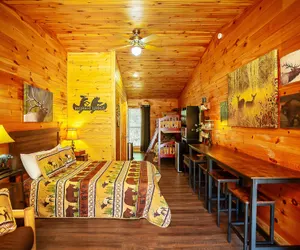 Photo 3 - Bigfoot Lodge Room Three